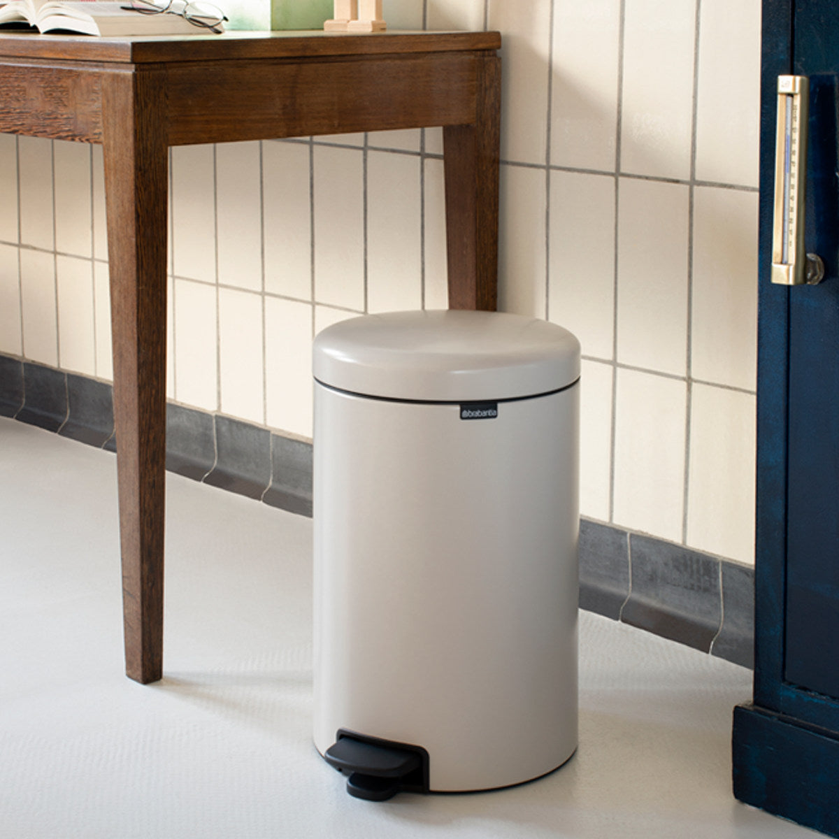 brabantia ゴミ箱 20L ペダル式 ペダルビン