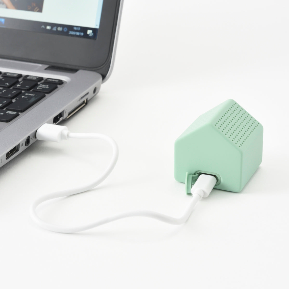 BRUNO Bluetoothスピーカー ハウス USB充電 ハンズフリー 防水 55g コンパクト