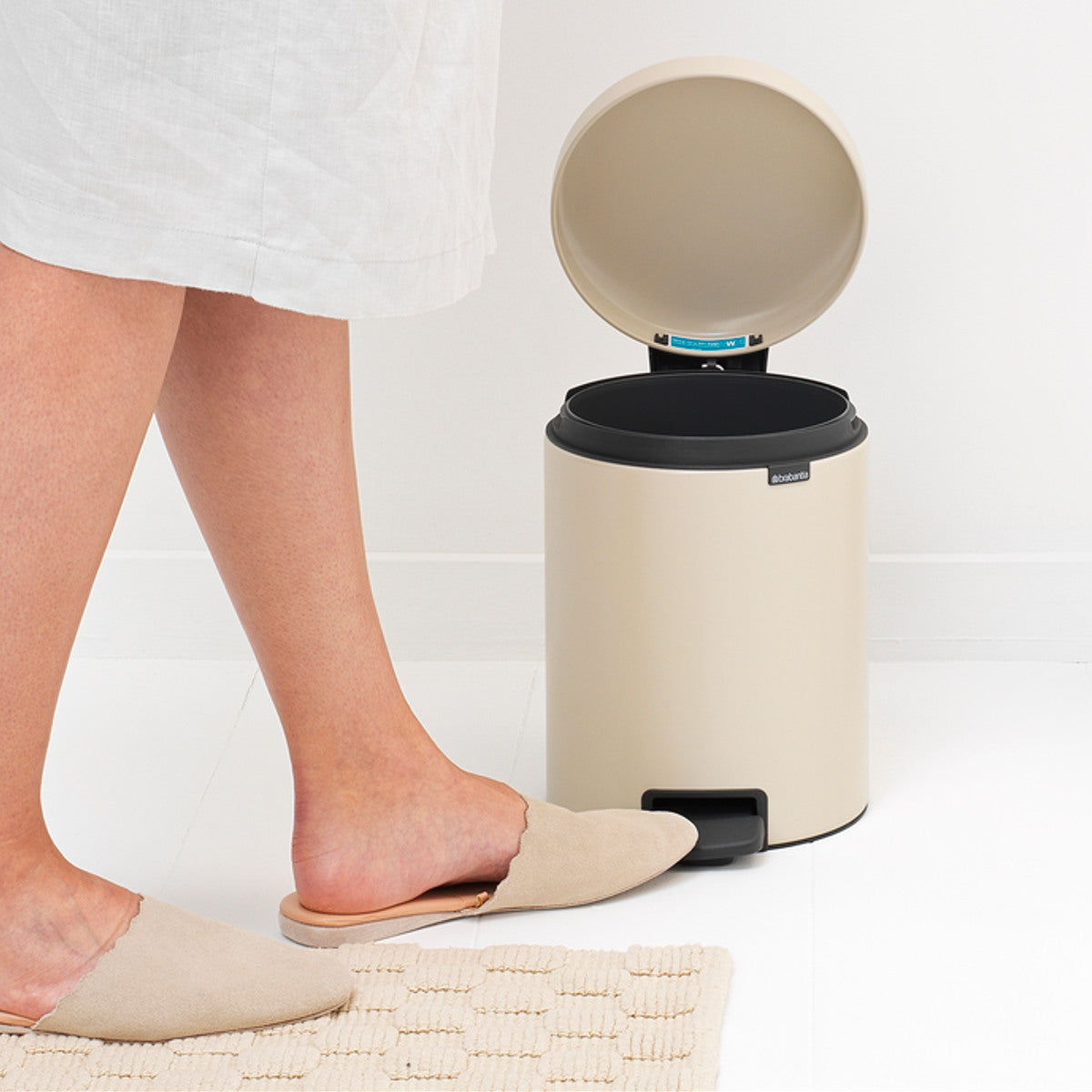 brabantia ゴミ箱 5L ペダル式 ペダルビン
