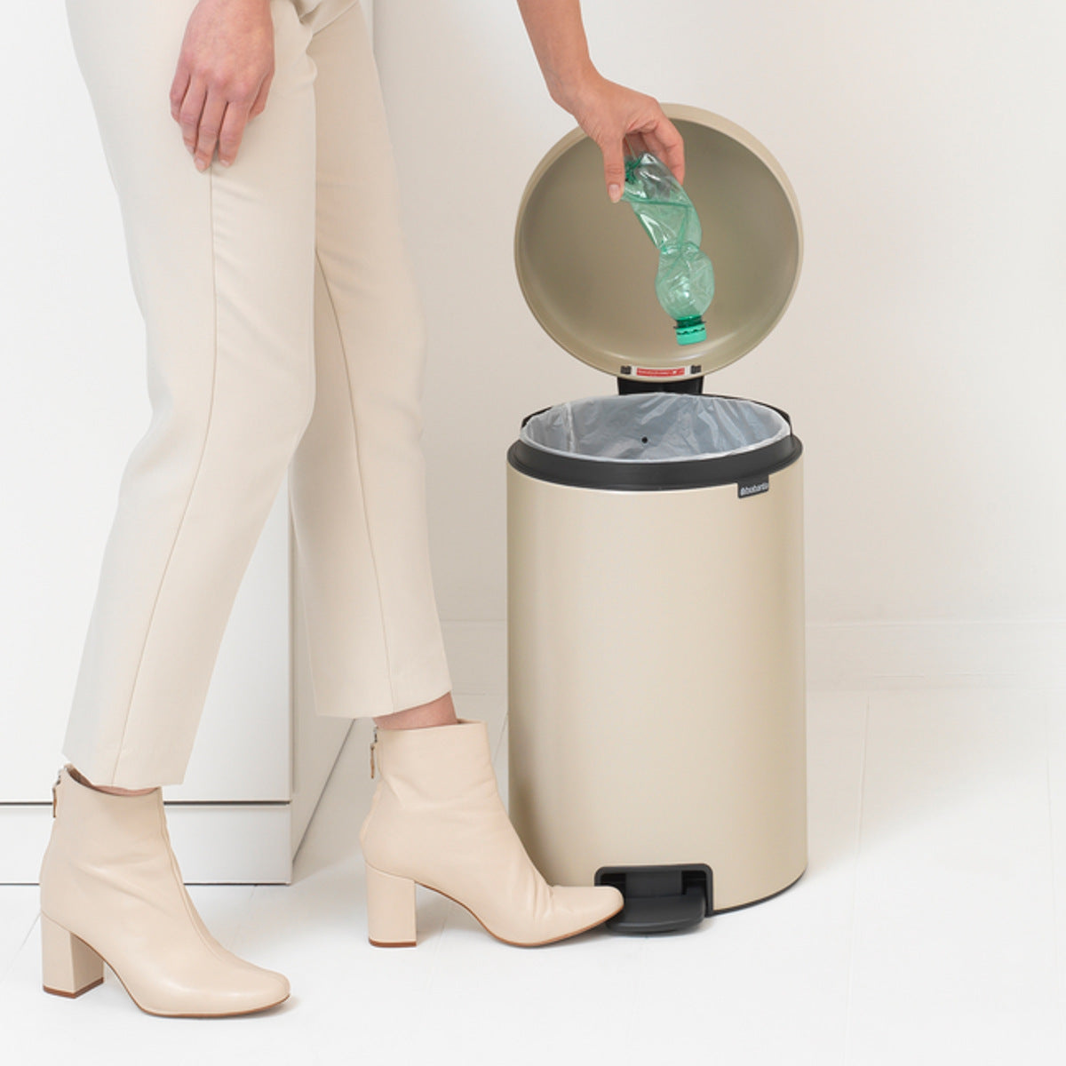 brabantia ゴミ箱 20L ペダル式 ペダルビン