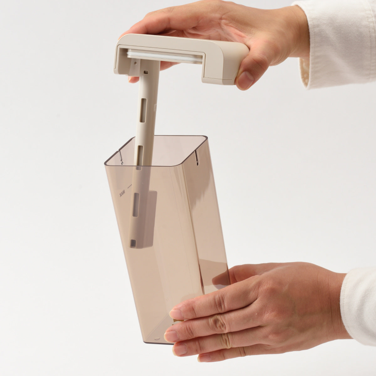 BRUNO 卓上加湿器 500ml TIMEFLOW MIST 超音波パーソナル加湿器 砂時計